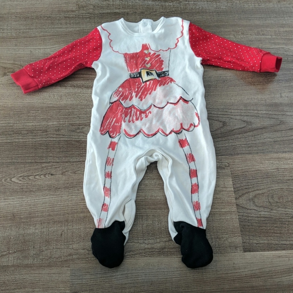 Mrs. Claus Sleep & Play